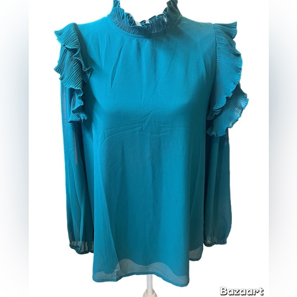 JODIFL Tops - Jodifl Top Womens  Green Ruffled Shoulder And Neck  Size Small. 1 Button Closure